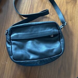 M0851 bag